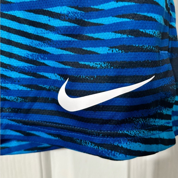 Men’s Nike shorts size large in bright blue pattern - Picture 4 of 4